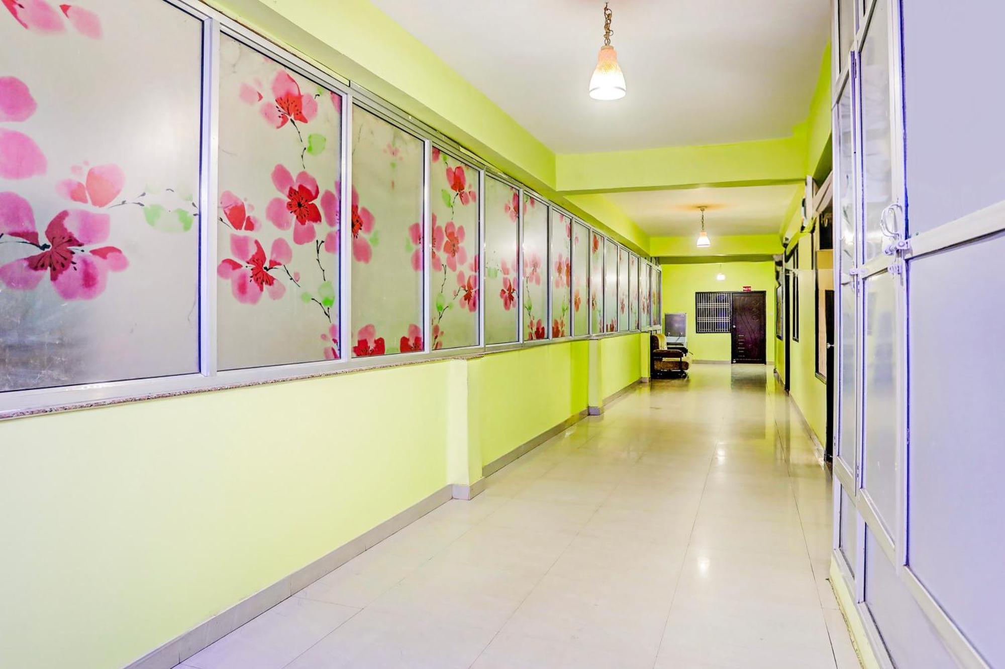 Super Hotel O Hyderabad Gate Iit Bhu Kakarmatha Extérieur photo