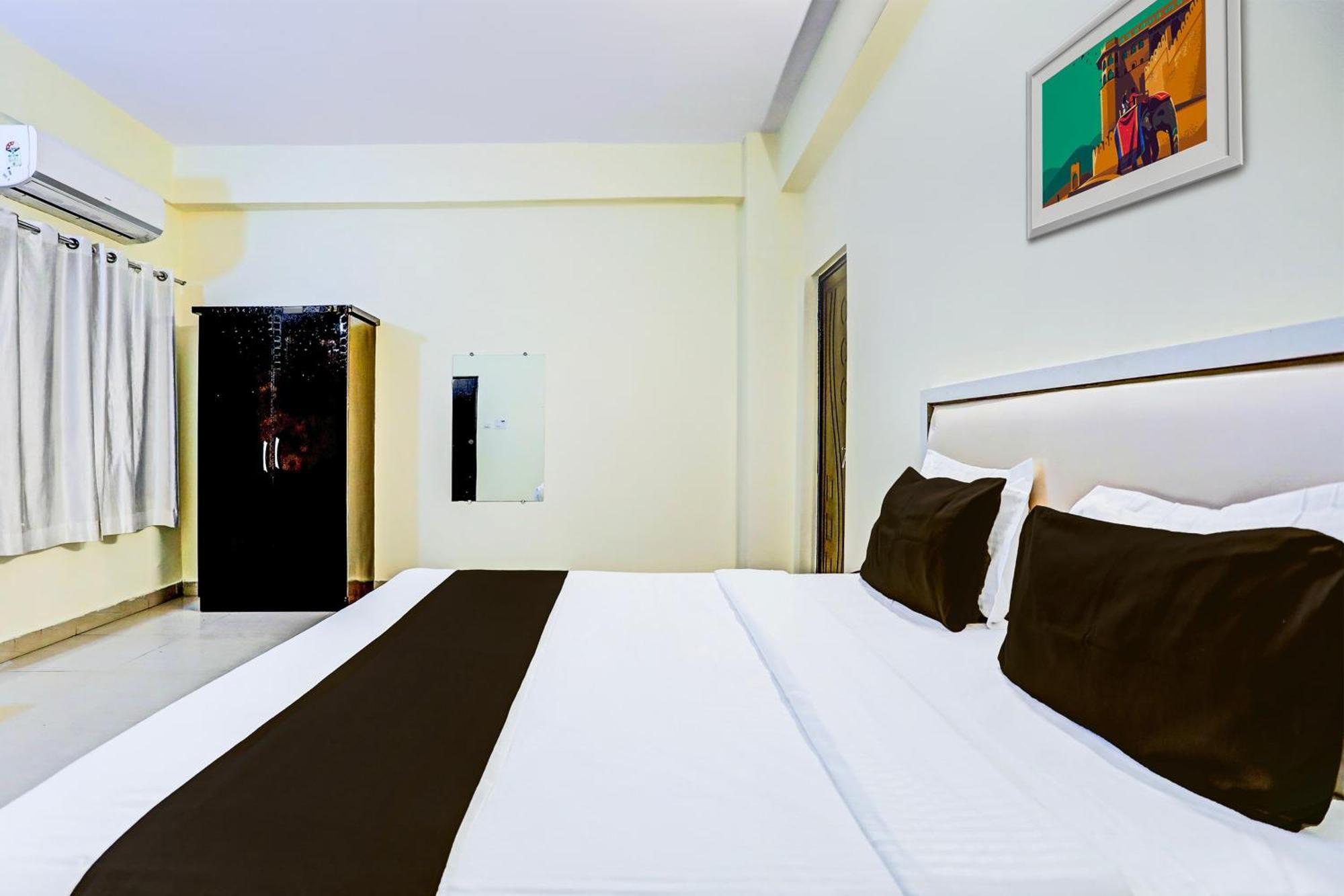 Super Hotel O Hyderabad Gate Iit Bhu Kakarmatha Extérieur photo