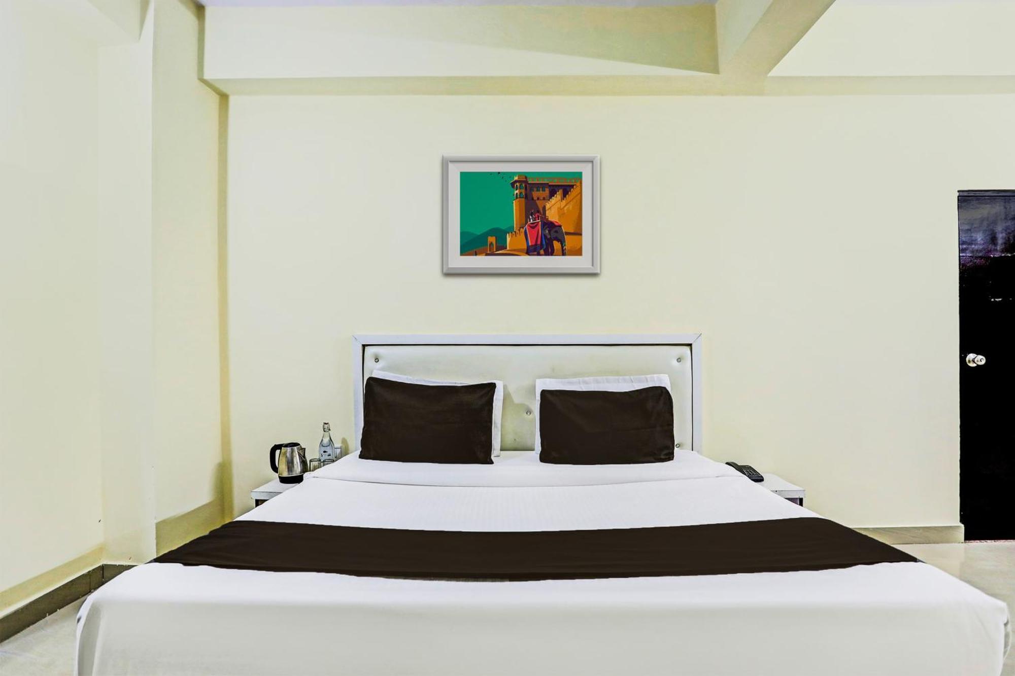 Super Hotel O Hyderabad Gate Iit Bhu Kakarmatha Extérieur photo
