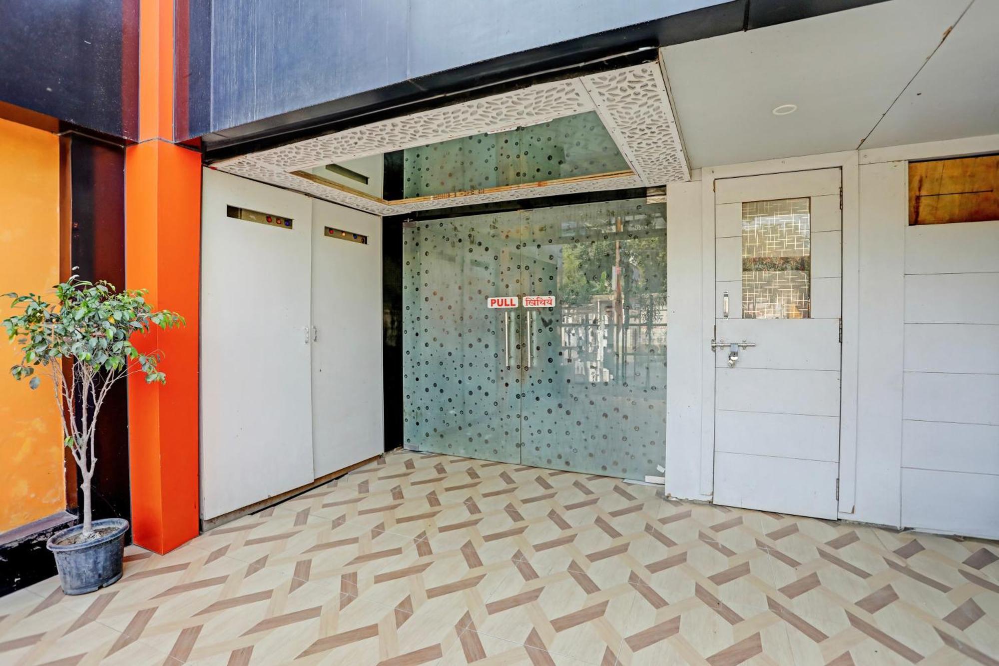 Super Hotel O Hyderabad Gate Iit Bhu Kakarmatha Extérieur photo