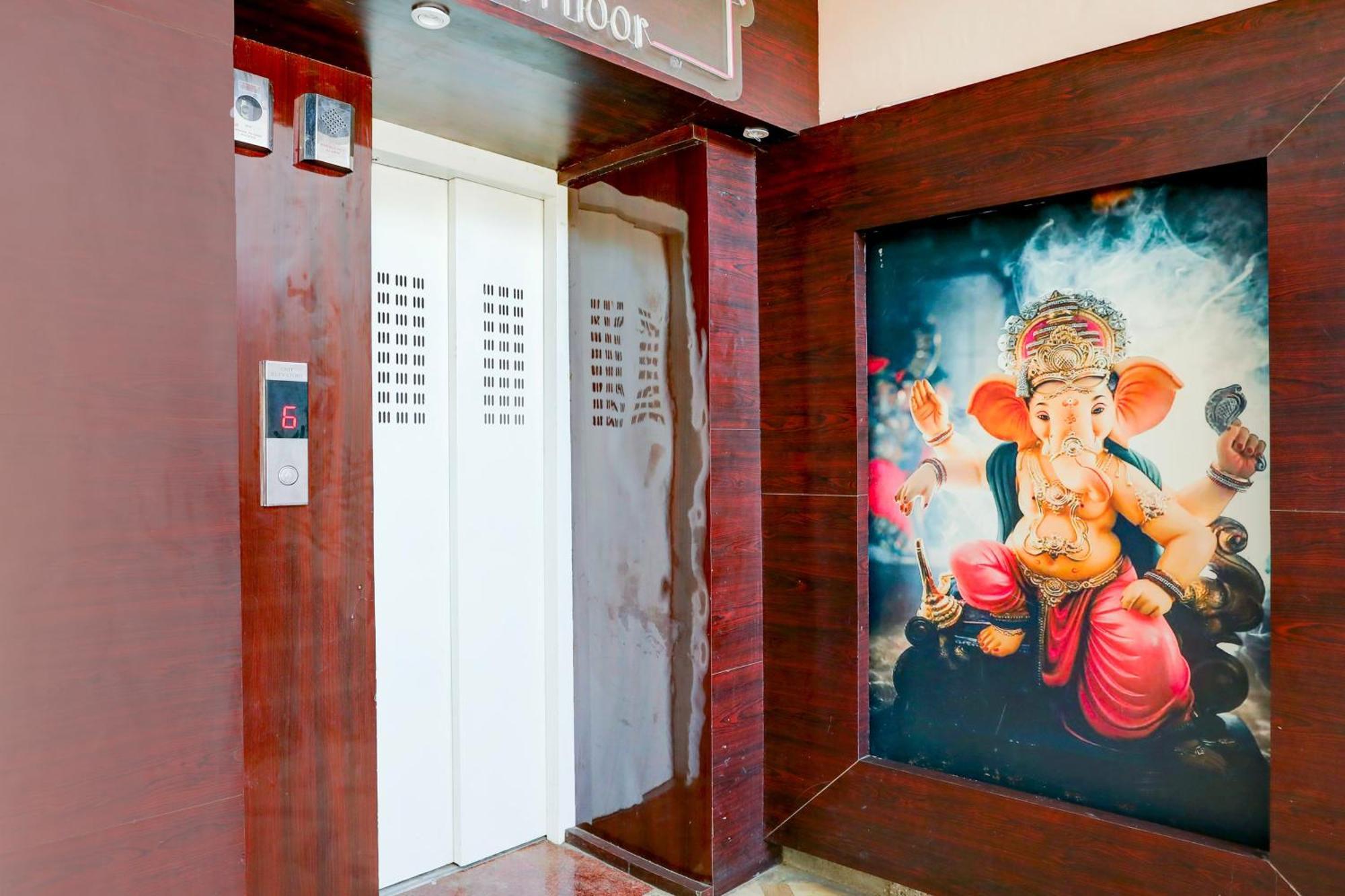 Super Hotel O Hyderabad Gate Iit Bhu Kakarmatha Extérieur photo